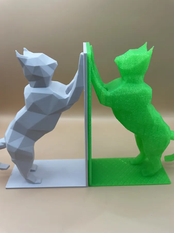 Mise en scène de Serre-livres chat