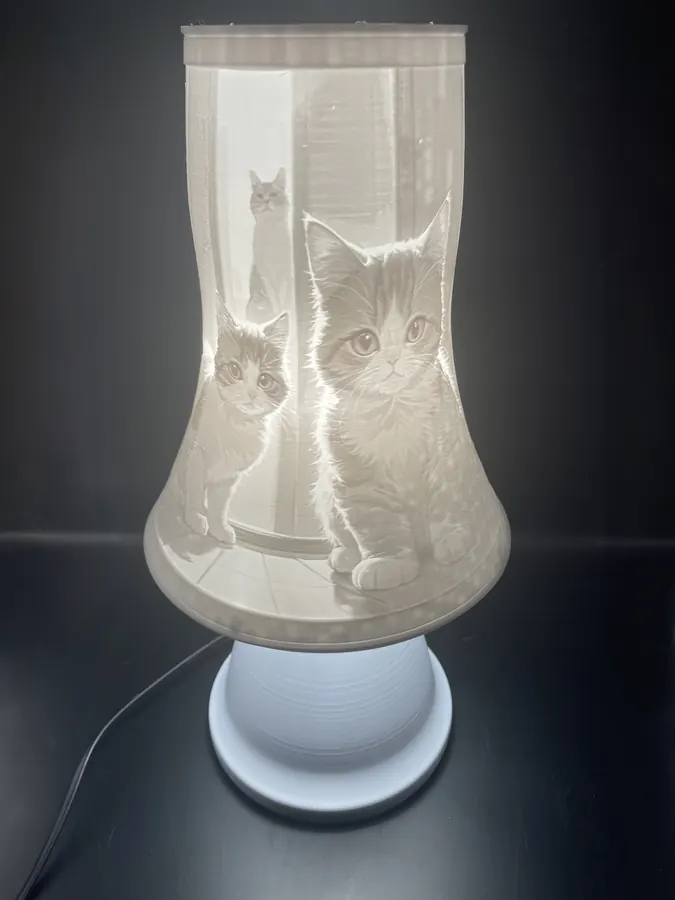 Lampe décorative 3D — tube lithophanie illuminé avec motif d’un chat, effet lumineux doux.