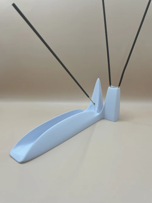 Porte-encens moderne imprimé en 3D, design épuré, support pour bâtons d’encens.
